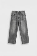 Drape Loose Washed Jean